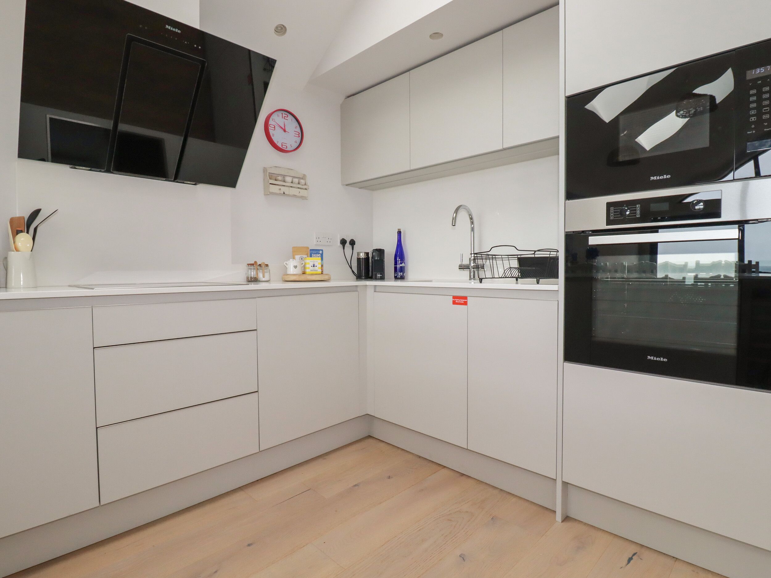 5 LONGSHORE, family friendly, character holiday cottage in Newquay