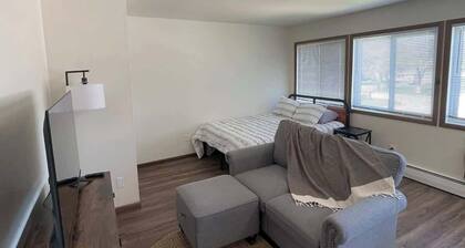 Liberty Valley Studio- 1009-27