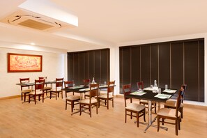 Cafe - Span Inn Suites Manali (Manali)