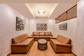 Lobby lounge - Span Inn Suites Manali (Manali)