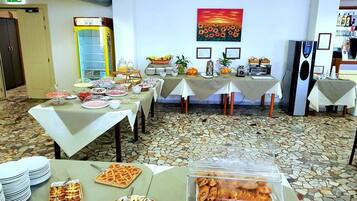 Colazione a buffet inclusa, servita tutte le mattine