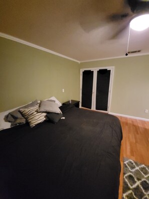Room - Sutton Place (Jacksonville)