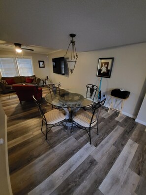 Interior - Sutton Place (Jacksonville)