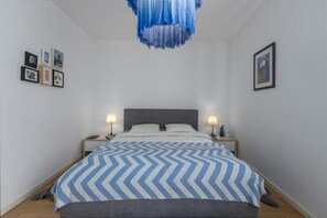 1 chambre, fer et planche à repasser, accès au Wi-Fi (inclus)