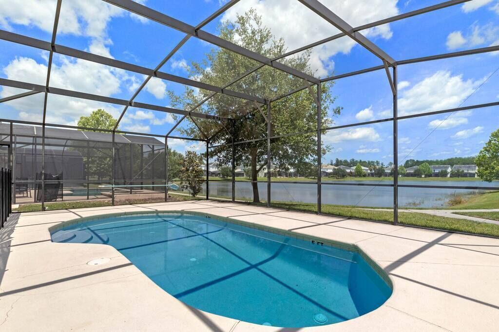 Bellavida Lake View Luxury Villa