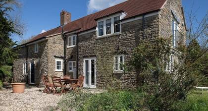 Secluded Cottage & Garden nr Sherborne