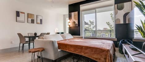 Desk, iron/ironing board, travel cot, WiFi