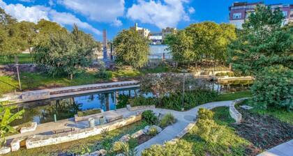 Stylish Hotel/Apt on Riverwalk Pvt parking Pets