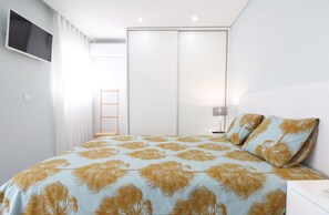 2 bedrooms, iron/ironing board, free WiFi, bed sheets - Puzzle Tao Vilamoura - AL (vilamoura)