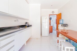 Private kitchen - GB09 Ótima Casa 6 Quartos a 50m da Praia (Camaçari)