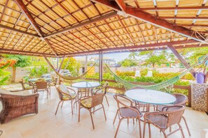 Outdoor dining - GB09 Ótima Casa 6 Quartos a 50m da Praia (Camaçari)