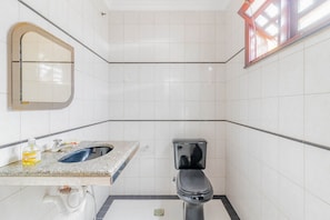 Bathroom - GB09 Ótima Casa 6 Quartos a 50m da Praia (Camaçari)