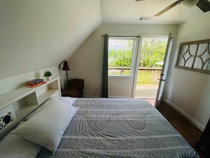 3 chambres, bureau, fer et planche à repasser, accès au Wi-Fi (inclus)