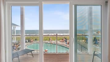 Pool Front Balcony with Kitchenette | Beach/ocean view