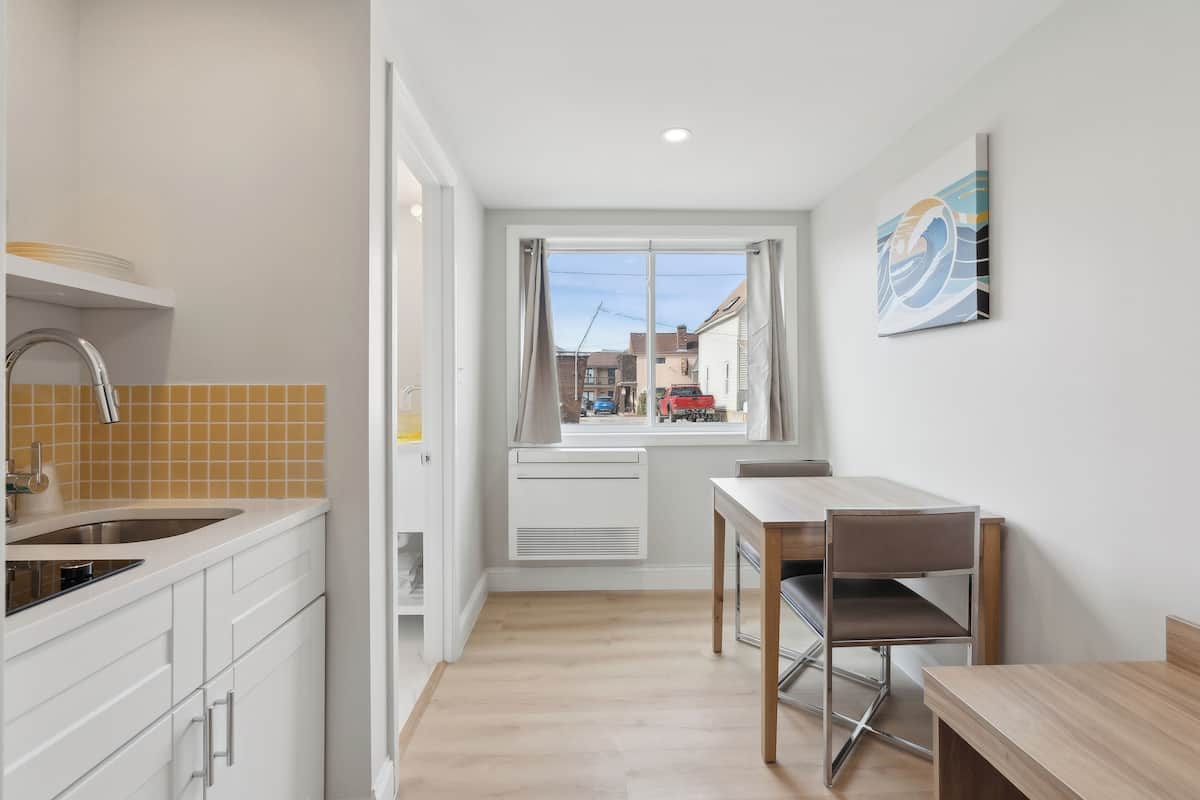 1 habitación, decoración personalizada y muebles diferentes