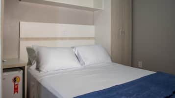 Quarto casal standard | Wi-Fi de cortesia, roupa de cama