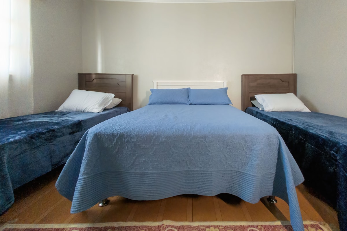 Kamar Quadruple Ekonomi | 1 kamar tidur, Wi-Fi gratis, dan seprai linen