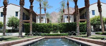 Desert Oasis Studio #B, Steps from Pool!