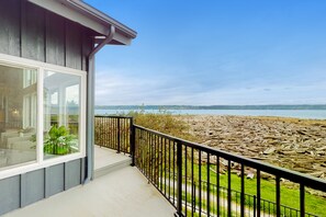 Terrace/patio - Inviting pet-friendly waterfront home with firepit, pool table, grill, & W/D (Camano Island)