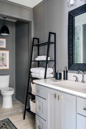 浴缸、風筒、提供毛巾