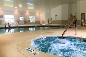 Pool - 3rd-floor condo with water views, balcony, pools, gym, & beach access (Hilton Head)