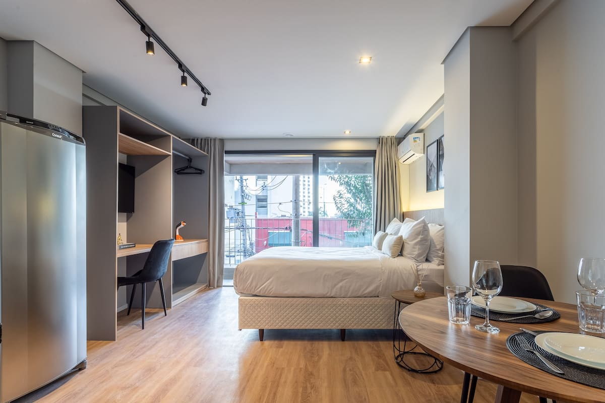 Basic Studio | Living area