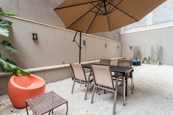 Outdoor dining
