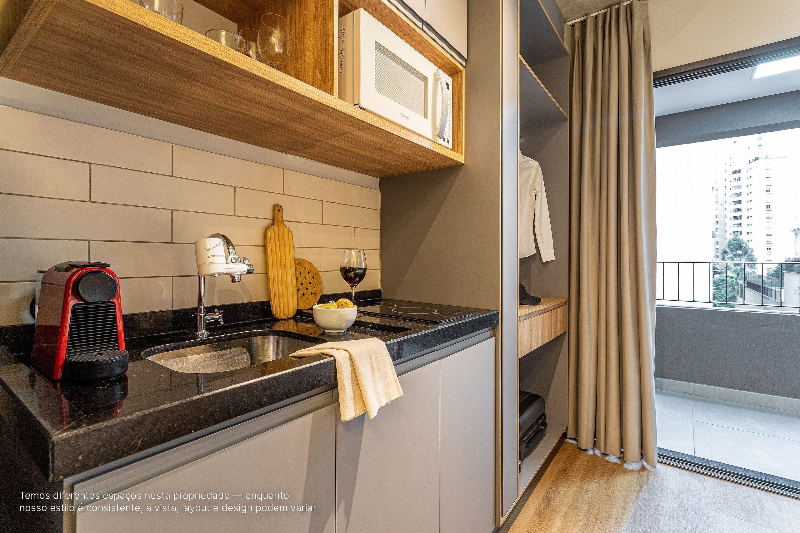 Comfort Studio | Private kitchen | Fridge, microwave, coffee/tea maker, cookware/dishes/utensils