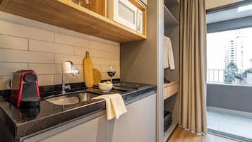 Comfort Studio | Private kitchen | Fridge, microwave, coffee/tea maker, cookware/dishes/utensils