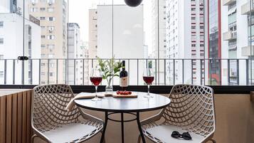 Executive Studio | Dining