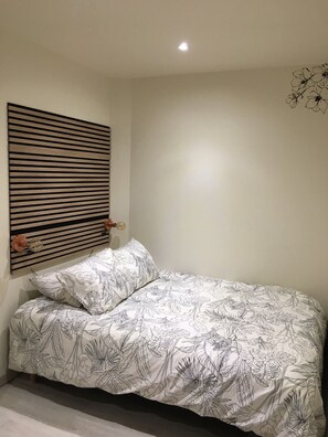 1 soverom, wi-fi (inkludert) og sengetøy