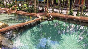 6 kolam renang outdoor