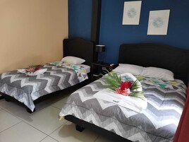 Deluxe Double Room Single Use | Free WiFi, bed sheets