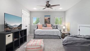 5 bedrooms, desk, iron/ironing board, WiFi
