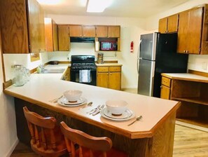Private kitchen - West Anchorage Haven with WiFi/Netflix (Anchorage)