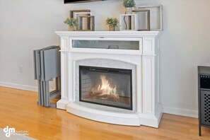 Interior - Luxury Lakehouse w/ Views, Game Room & Icefishing! (Anchorage)