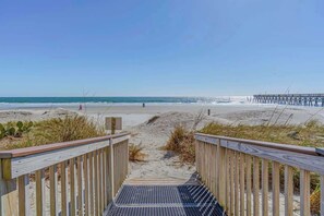 On the beach - Sea Pointe Unit 808 - Oceanfront (North Myrtle Beach)