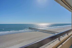 On the beach - Sea Pointe Unit 808 - Oceanfront (North Myrtle Beach)