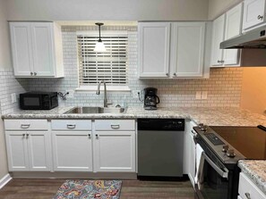 Fridge, microwave, oven, stovetop - Recently updated 3 Bedroom Home with Patio (Valdosta)