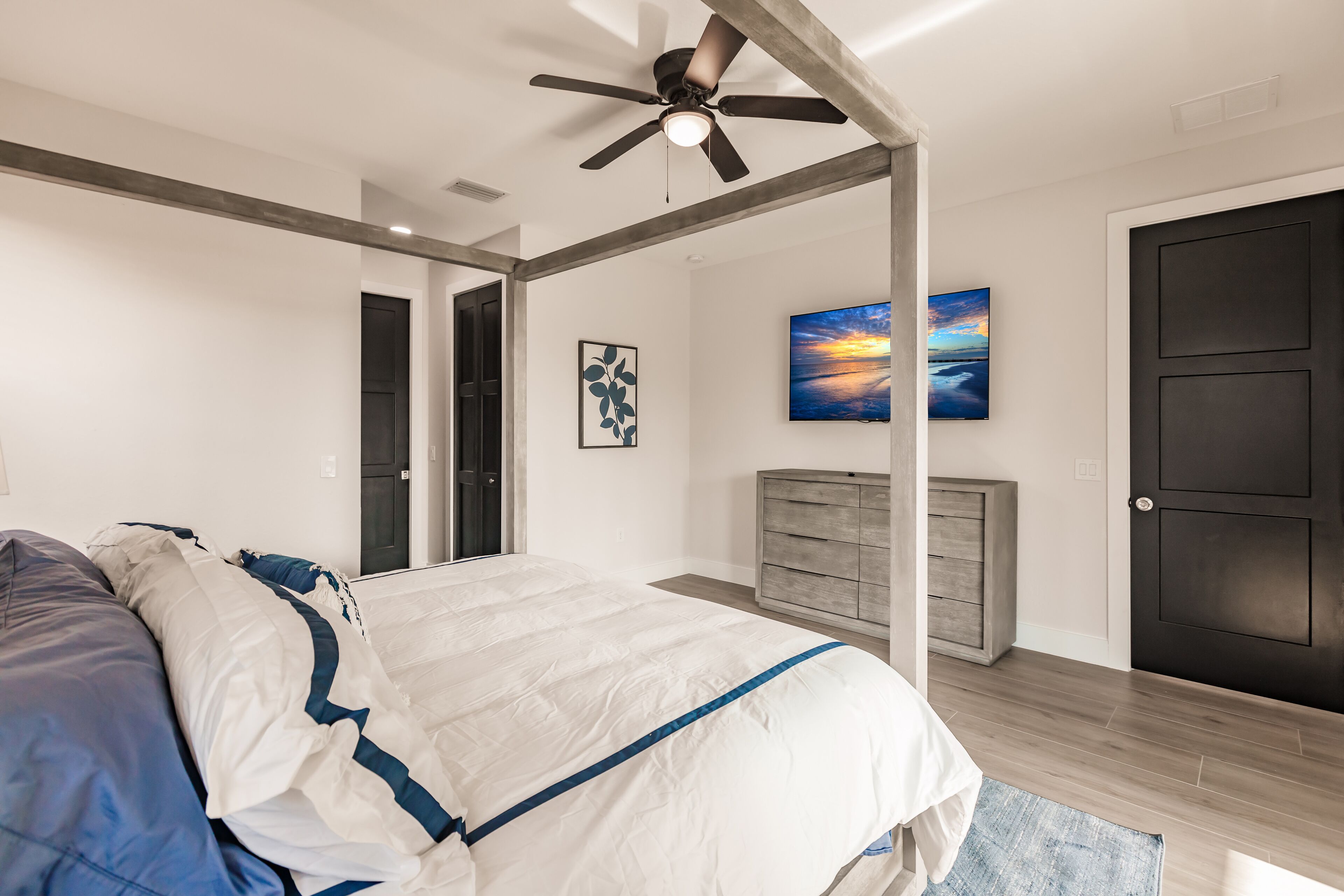 4 bedroom home, NEW, hot tub, brand new pool 11/1/23