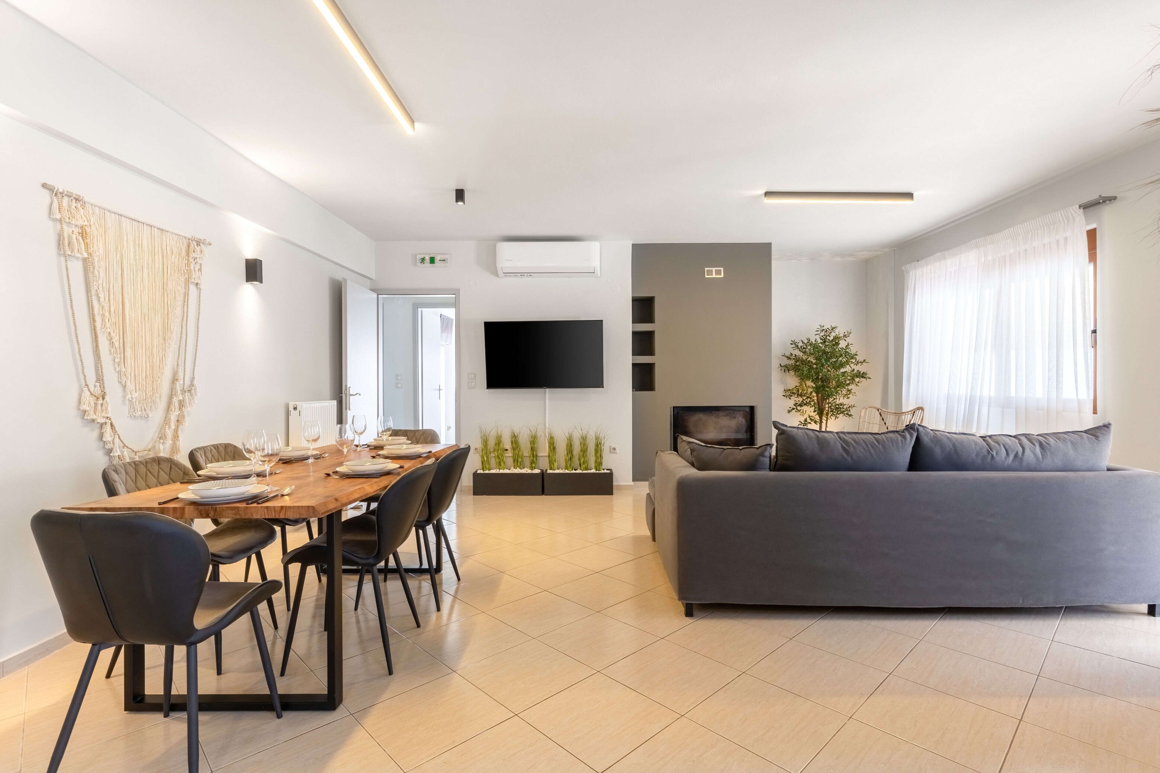 3 bedroom villa with pool ,sea view and e-car charger