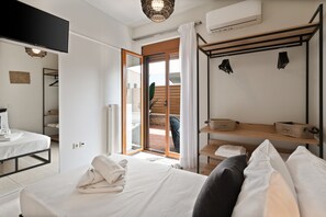 3 bedrooms, travel cot, free WiFi, bed sheets