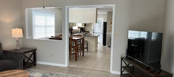 Get-Away on Wayland Cozy Cottage