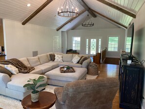 Smart TV, table tennis