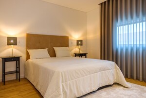 Habitación familiar, 1 cama de matrimonio con sofá cama, frigorífico | Ropa de cama de alta calidad, minibar, decoración individual