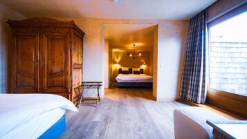 14 bedrooms, desk, iron/ironing board, free WiFi