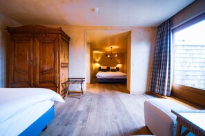 14 bedrooms, desk, iron/ironing board, free WiFi