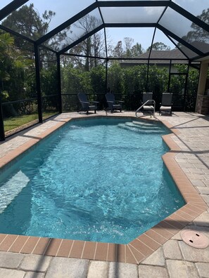 Pool - Beautiful spacious 3 bedroom/ 2 bath pool home with an outdoor kitchen  (Rotonda West)