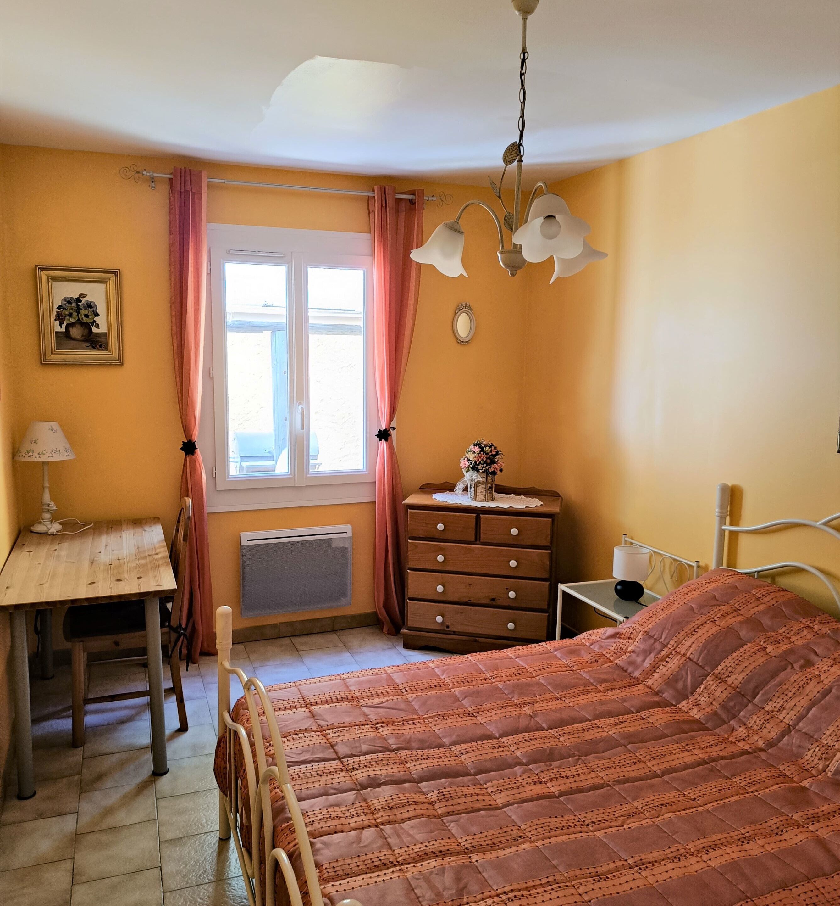 Mas provençal with terraces and small garden