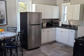 Fridge, microwave, oven, stovetop - Location, Location in cedarburg (Cedarburg)